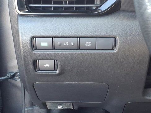 Used 2025 Nissan Sentra SV image 22