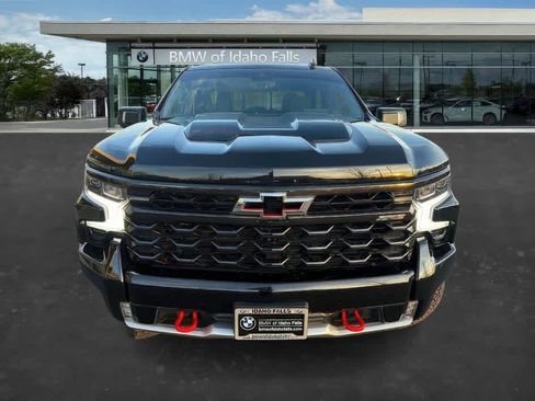 Used 2022 Chevrolet Silverado 1500 ZR2 w/ Technology Package image 3