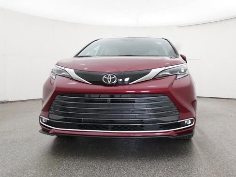 New 2026 Toyota Sienna Platinum image 31