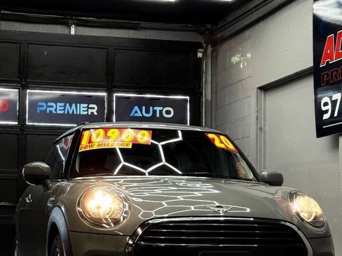 Used 2020 MINI Cooper 2-Door Hardtop w/ Storage Package FWD image 4