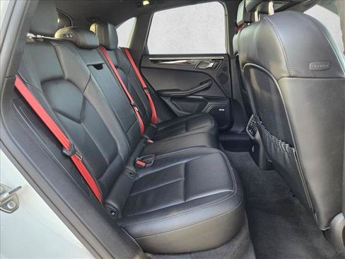 Used 2018 Porsche Macan AWD/4WD image 20