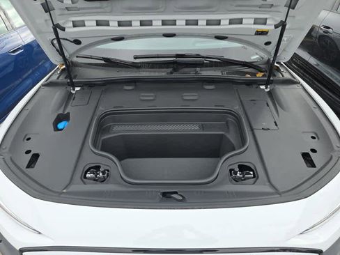 Used 2025 Audi S6 e-tron Prestige w/ 21" Black Optic Package image 13