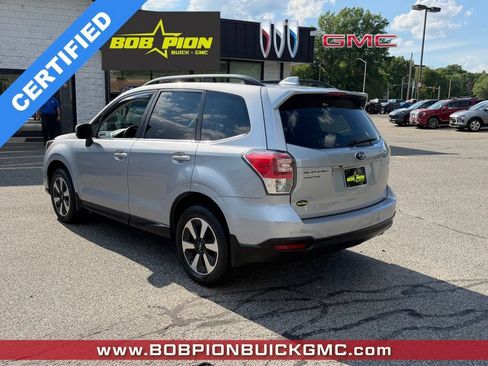 Used 2017 Subaru Forester 2.5i Limited AWD/4WD image 4