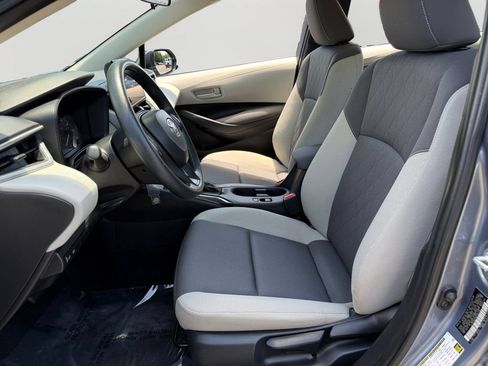 Used 2024 Toyota Corolla LE FWD image 15