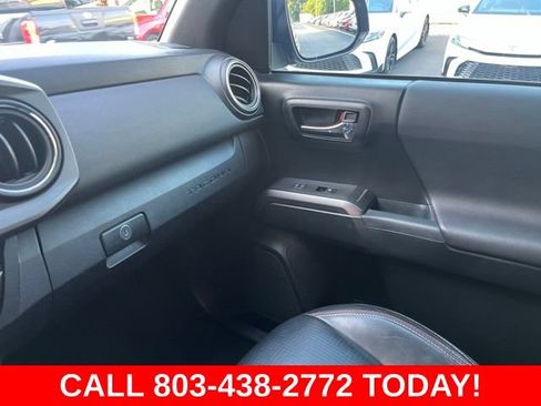 Used 2017 Toyota Tacoma TRD Pro AWD/4WD image 25