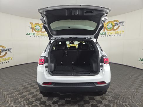 Used 2023 Jeep Compass Latitude AWD/4WD image 33