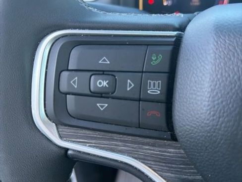 Used 2024 Jeep Wagoneer L Series II w/ Flexible Seating Group image 12