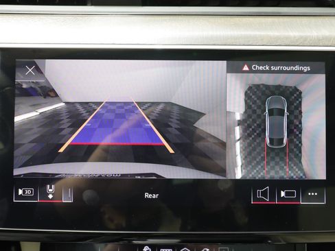 Used 2024 Audi Q8 e-tron Premium Plus w/ Premium Plus Package image 11