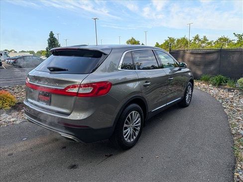 Used 2017 Lincoln MKX Select w/ Lincoln MKX Climate Package FWD image 5