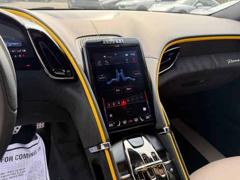 Used 2022 Ferrari Roma image 13