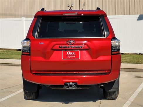 Used 2022 Toyota 4Runner SR5 image 5