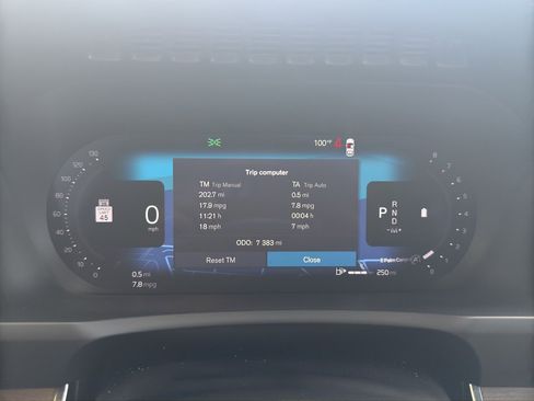 New 2025 Volvo XC90 B5 Core w/ Protection Package image 22