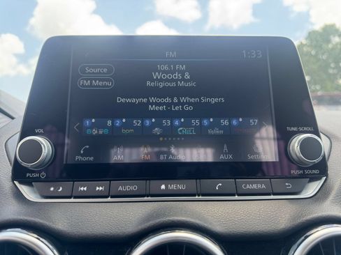 Used 2025 Nissan Sentra SV FWD image 16