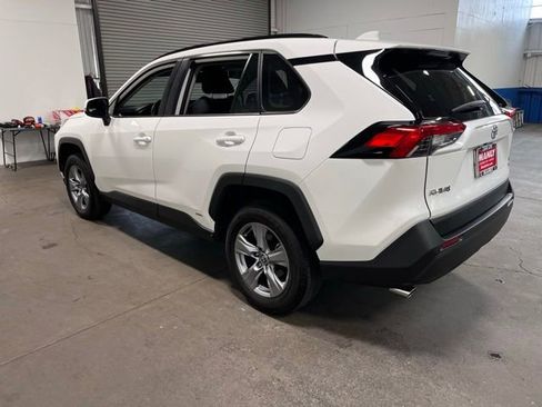 Used 2025 Toyota RAV4 LE AWD/4WD image 5