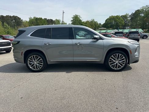 New 2026 Buick Enclave Avenir FWD image 5