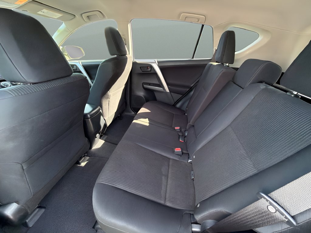 Used 2016 Toyota RAV4 LE AWD/4WD image 18