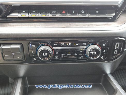 Used 2026 Chevrolet Silverado 1500 LTZ w/ LTZ Premium Package AWD/4WD image 18