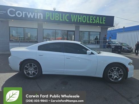 Used 2016 Dodge Charger SE w/ Popular Equipment Group image 2