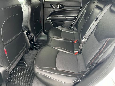 Used 2025 Jeep Compass Trailhawk image 23