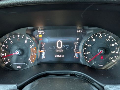 Used 2023 Jeep Compass Sport image 17