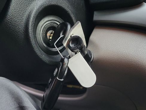 Used 2017 Hyundai Elantra SE image 13