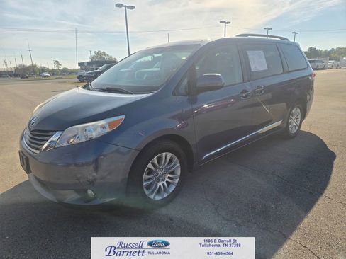 Used 2014 Toyota Sienna XLE FWD image 1