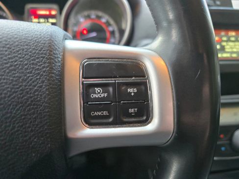 Used 2019 Dodge Journey SE w/ Premium Group image 25