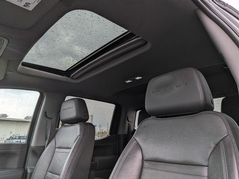 Used 2021 GMC Sierra 1500 Denali w/ Denali Premium Package AWD/4WD image 17
