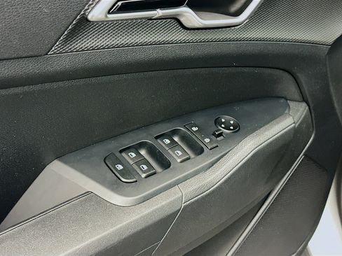 Used 2025 Kia Sportage LX image 15