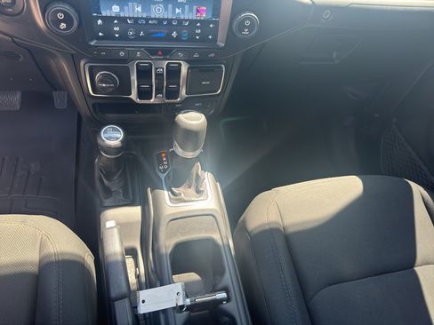 Used 2020 Jeep Gladiator Sport w/ Quick Order Package 24S AWD/4WD image 36