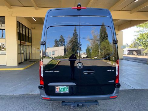 Used 2023 Mercedes-Benz Sprinter 2500 image 8