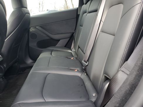 Used 2024 Tesla Model Y Performance image 29