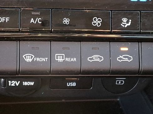 Used 2024 Hyundai Elantra SEL image 24