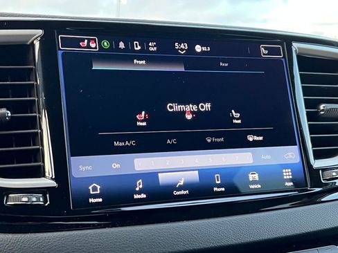 Used 2024 Chrysler Pacifica Touring-L image 23