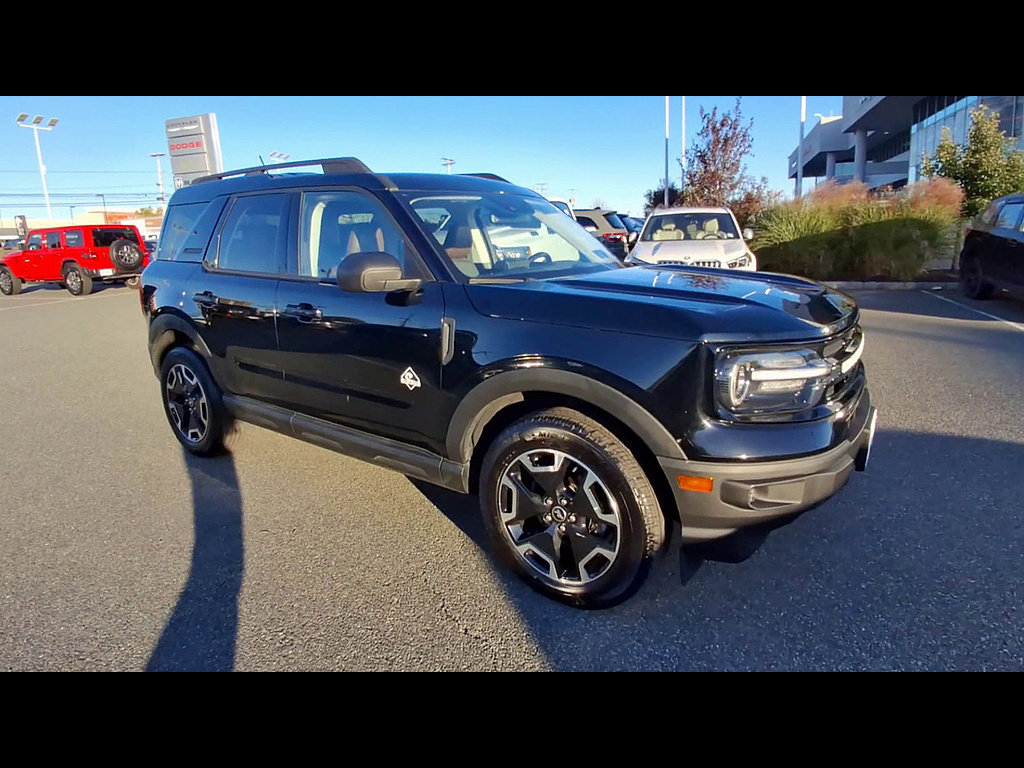 Used 2021 Ford Bronco Sport Outer Banks w/ Outer Banks Package (96D) AWD/4WD image 2