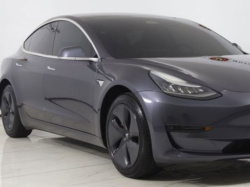 Used 2018 Tesla Model 3 Long Range image 41