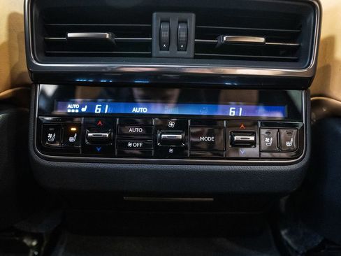 Used 2023 Lexus LX 600 4WD w/ Luxury Package image 44