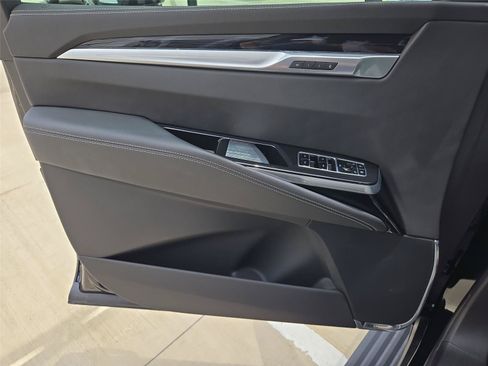 Certified 2025 Cadillac Escalade Sport AWD/4WD image 25
