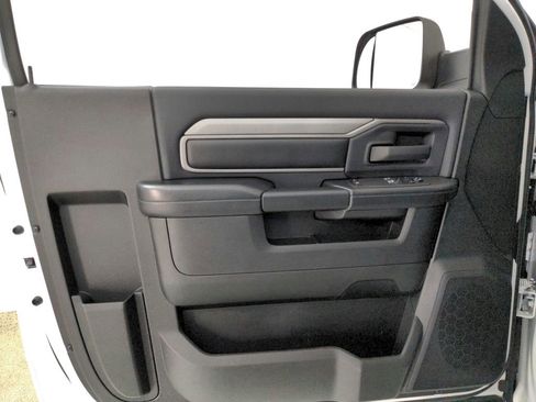 Used 2022 RAM 3500 Tradesman image 25