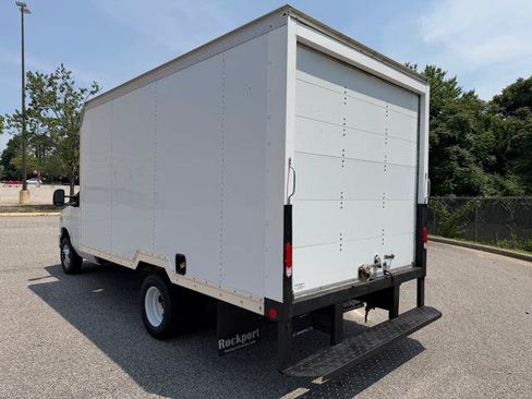 Used 2018 Ford E-350 and Econoline 350 Super Duty w/ Power Windows & Locks Group RWD image 5
