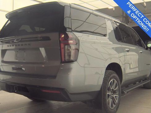 Used 2024 Chevrolet Suburban Z71 w/ Luxury Package image 4