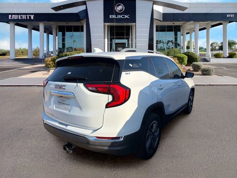Used 2018 GMC Terrain SLT w/ Infotainment Package II FWD image 2