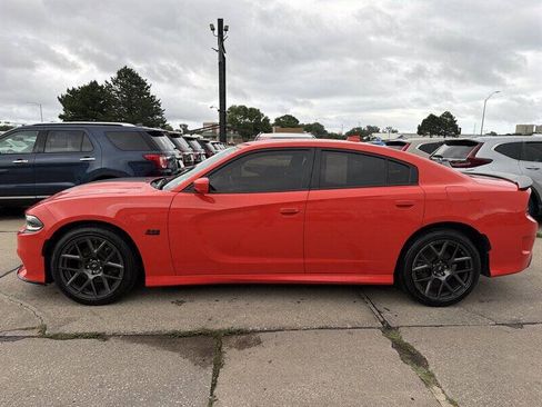 Used 2018 Dodge Charger R/T w/ Plus Group RWD image 2