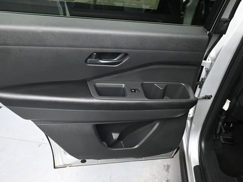 Used 2023 Nissan Pathfinder SV image 25