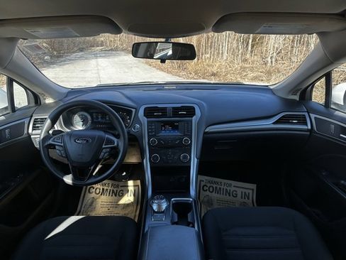Used 2018 Ford Fusion SE image 24