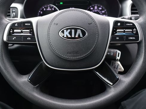 Used 2019 Kia Sorento LX image 14