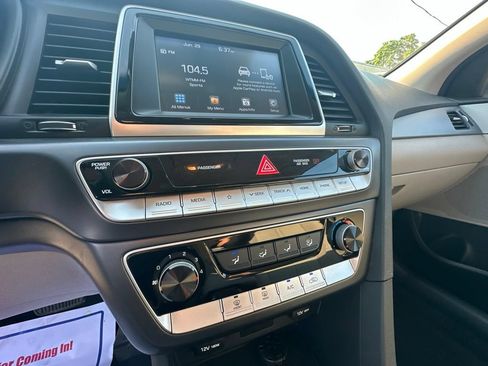 Used 2018 Hyundai Sonata SE w/ Cargo Package FWD image 27