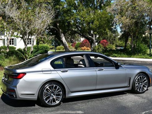 Used 2020 BMW 740i w/ Luxury Rear Seating Package image 6