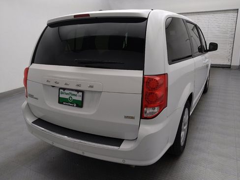 Used 2018 Dodge Grand Caravan SE w/ UConnect Hands-Free Group image 7