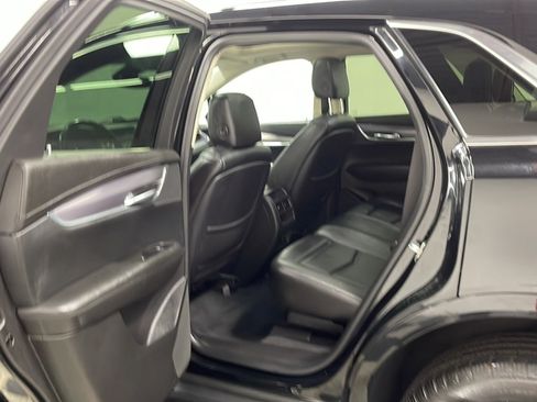 Used 2018 Cadillac XT5 Luxury w/ Driver Awareness Package FWD image 15